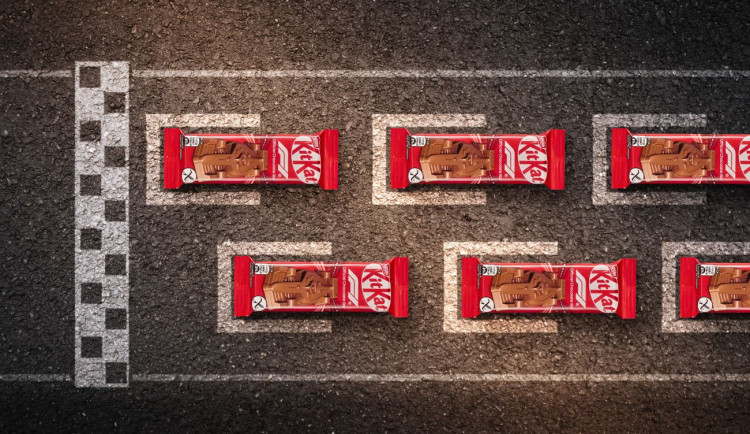 KitKat míří na okruhy Formule 1 jako globální partner.