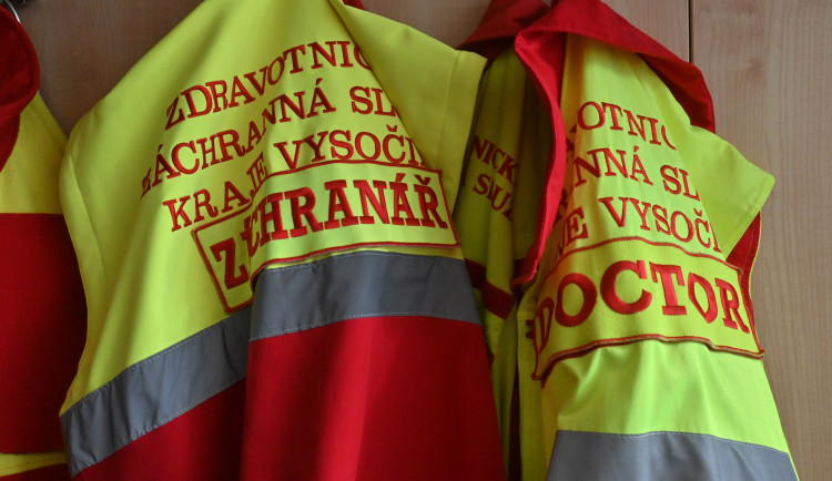 Muž v Ledči ráno přecházel trať a srazil ho vlak. Nehodou se zabývá policie