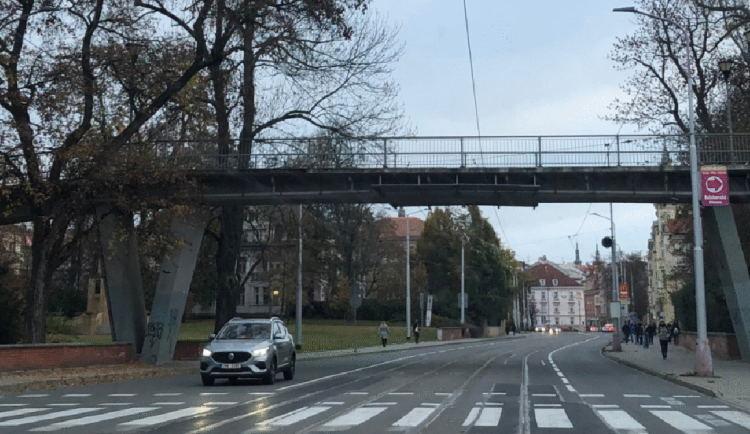 Pryč s vizuálním smogem. Olomouc na řadě míst zatočila s nevzhlednou reklamou