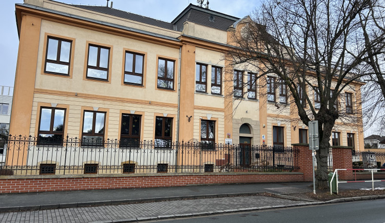 Rodiče mění dětem adresy, aby je dostali na vybranou školu. Přijímání prvňáčků komplikovala zápisová turistika