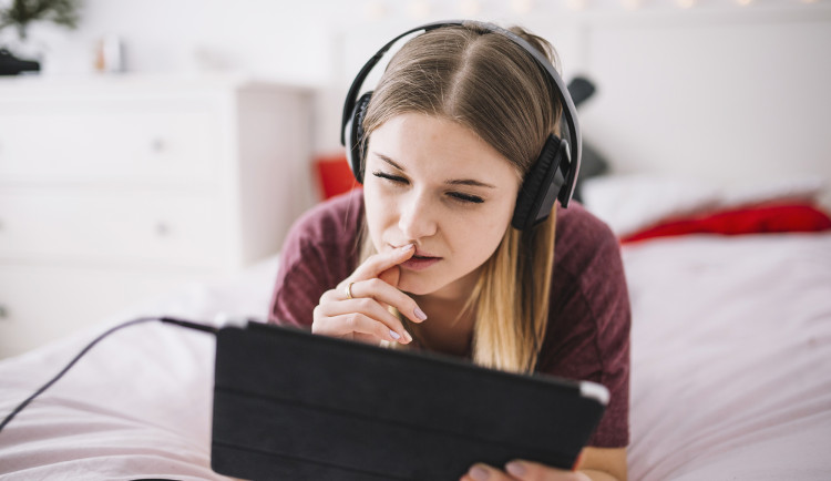 Když se z víkendu stane maraton u obrazovky, pět tipů na rozumné hranice