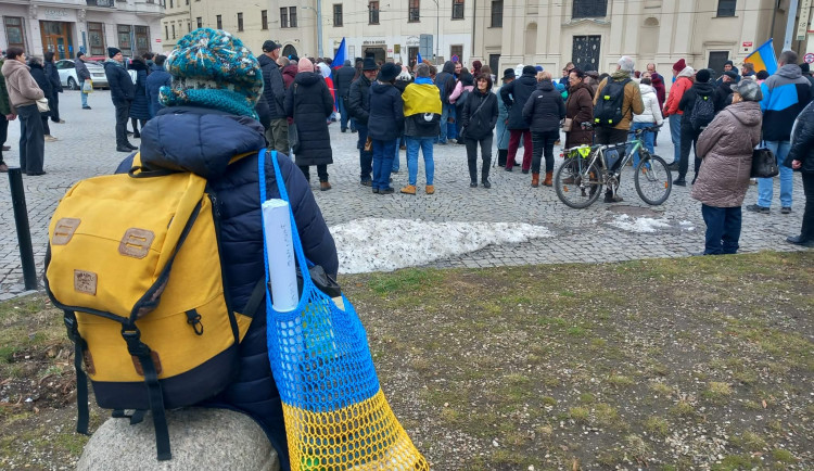 ON-LINE: „Stojíme za Ukrajinou“. Jihlava si dnes připomíná začátek války