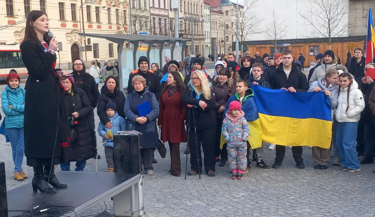 ON-LINE: „Stojíme za Ukrajinou“. Jihlava si dnes připomíná začátek války
