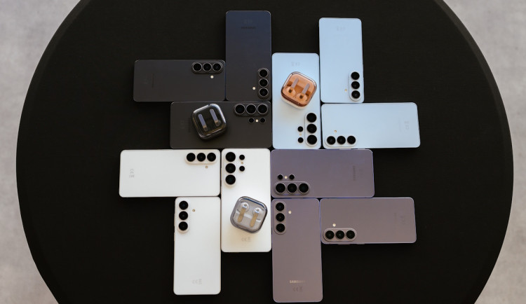 Samsung uvádí Galaxy S26 a Buds4. Chytřejší telefon i sluchátka pro každý den