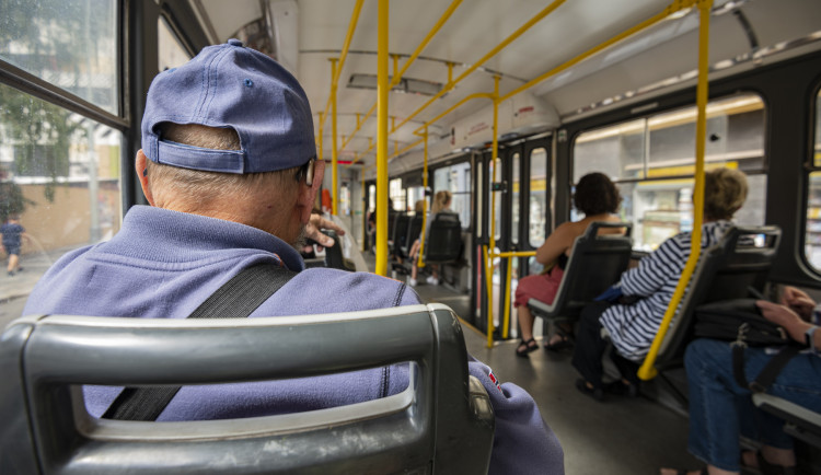 Zkontrolujte si Lítačku. Některé karty letos přestanou platit