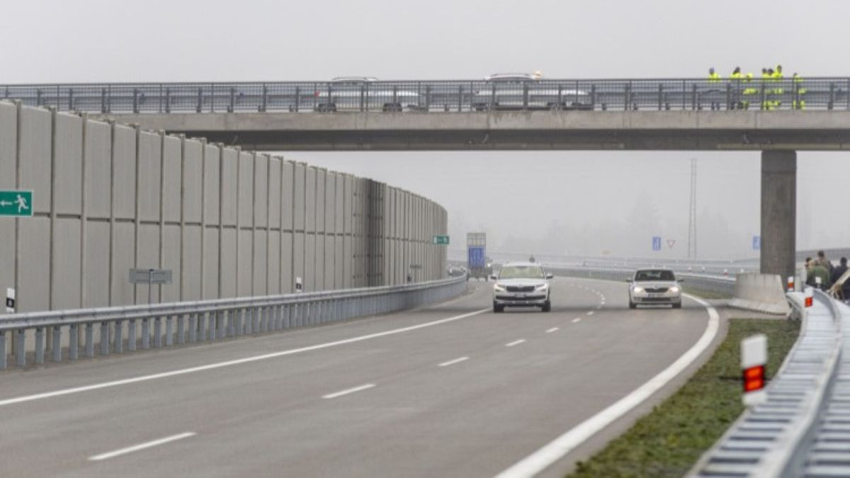 D1 je příliš hlučná, zlobí se lidé z okolí nové dálnice u Přerova. Silničáři provedou měření