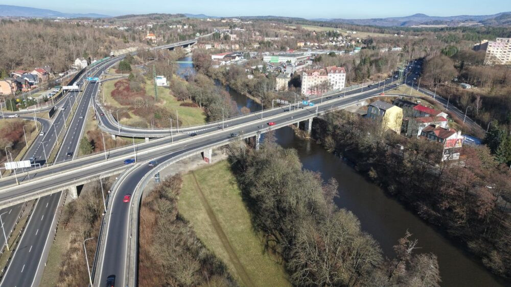 Pražský most v Karlových Varech čeká dvouletá rekonstrukce. Řidiče čekají omezení i objížďky.