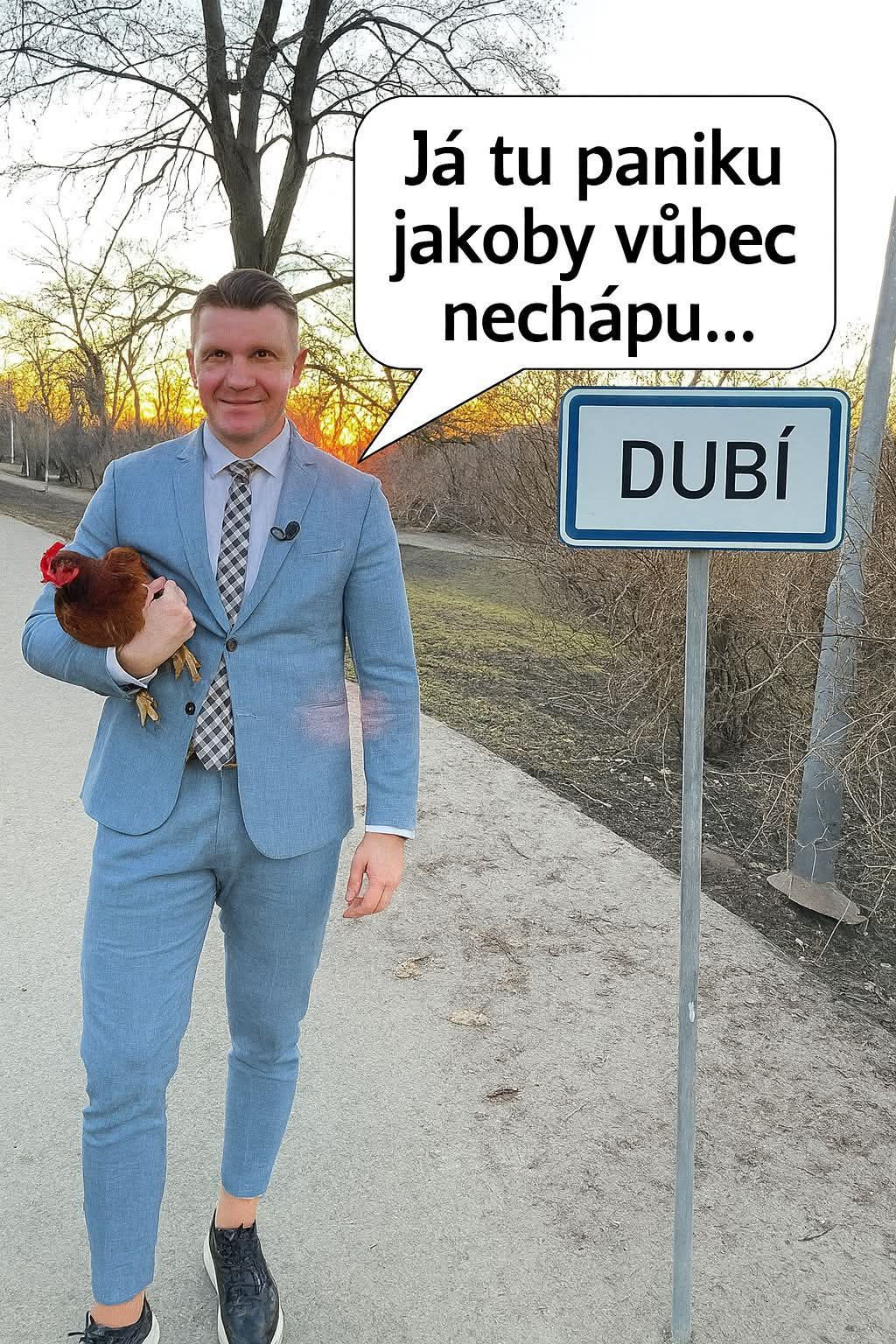 FOTO: Makléř z Hradce je terčem vtipů na sociálních sítích