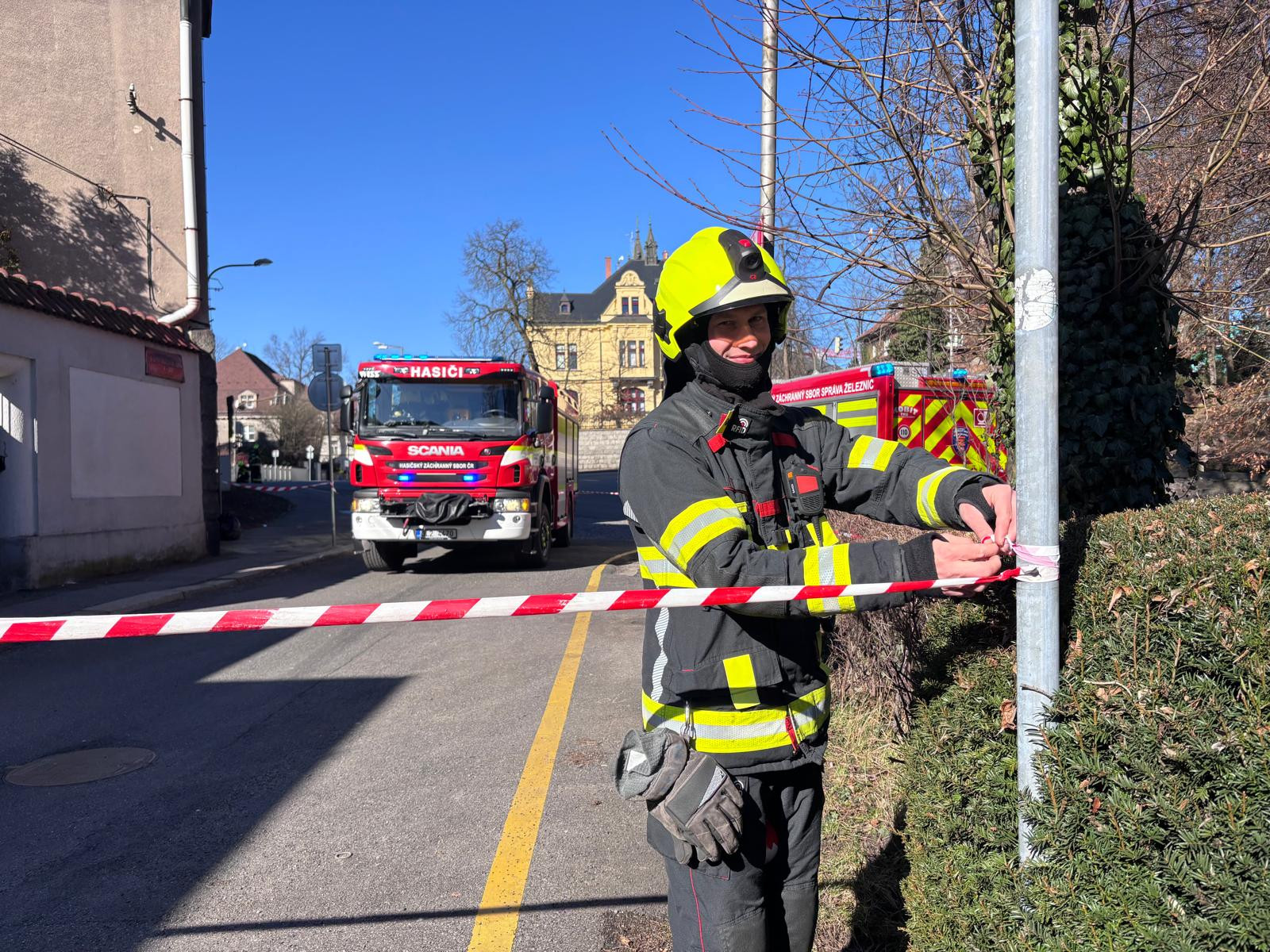 Policie evakuovala budovy liberecké průmyslovky. Anonym ohlásil bombu po e-mailu