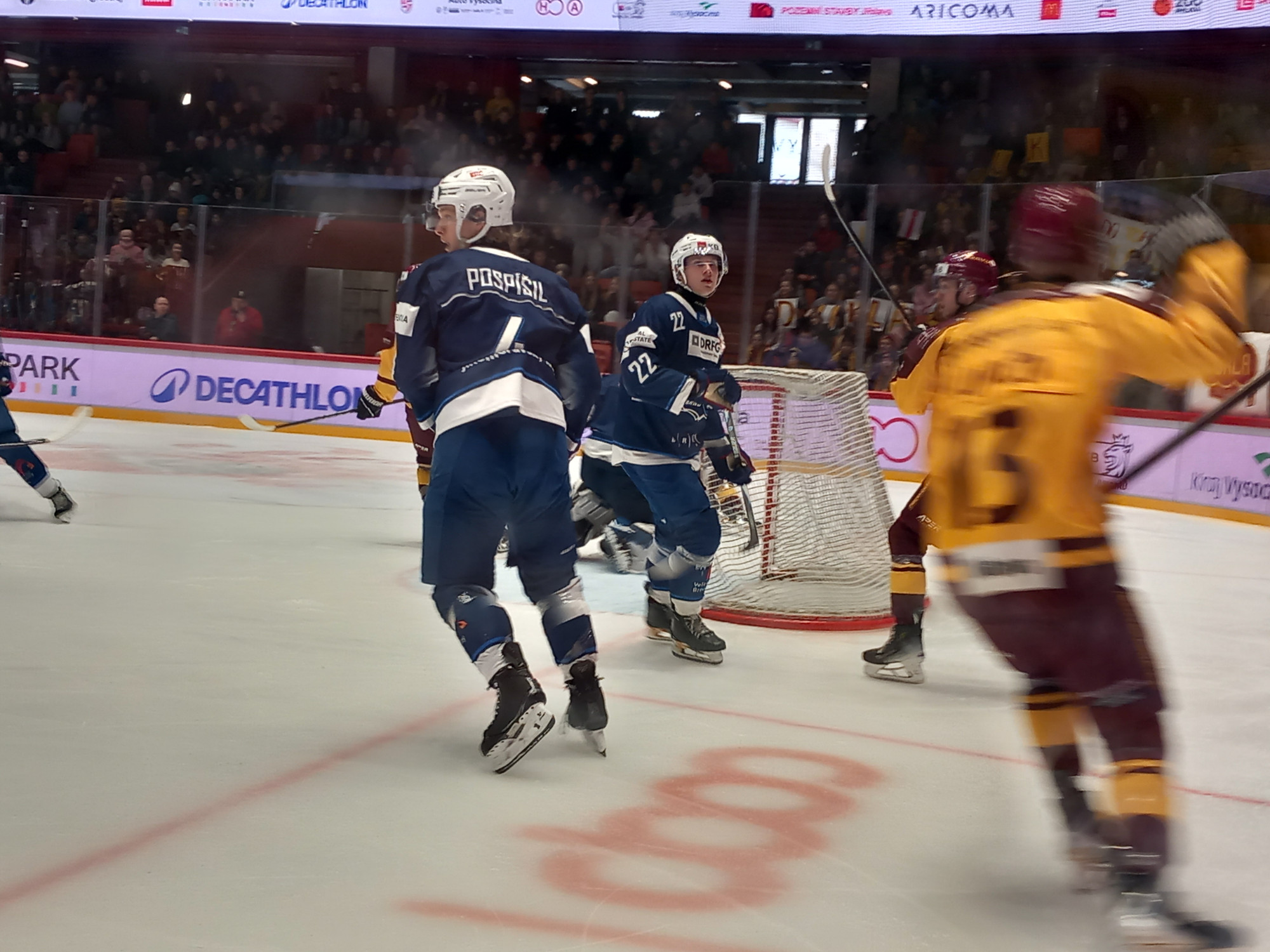 VIDEO: V Horácké aréně se děti snaží o rekord. Junioři Dukly vyzvali Kometu