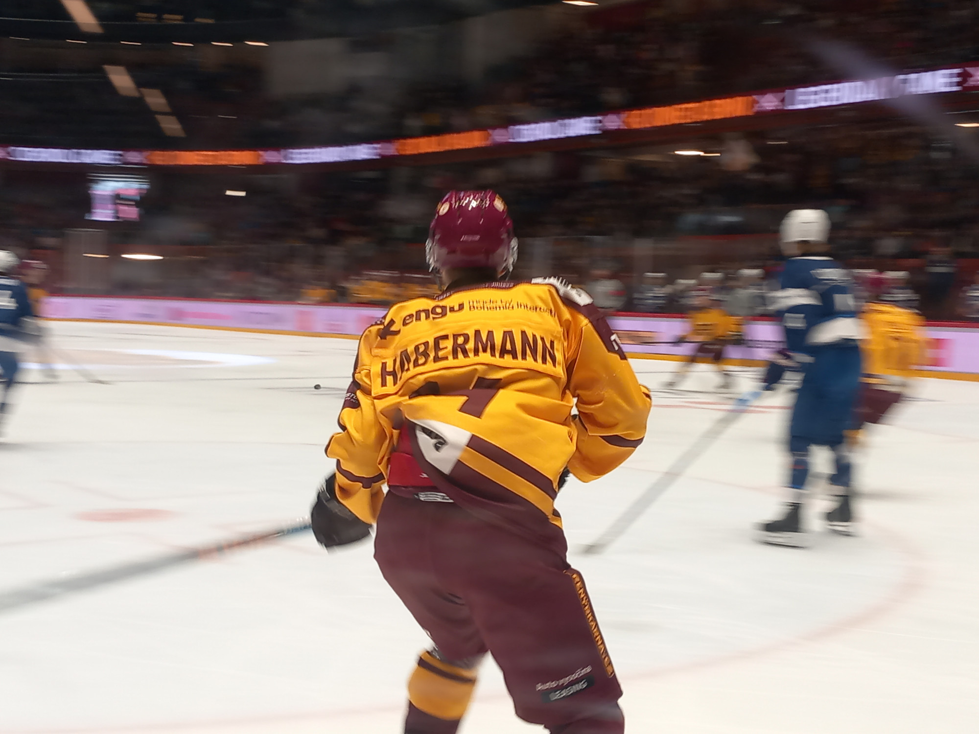 VIDEO: V Horácké aréně se děti snaží o rekord. Junioři Dukly vyzvali Kometu