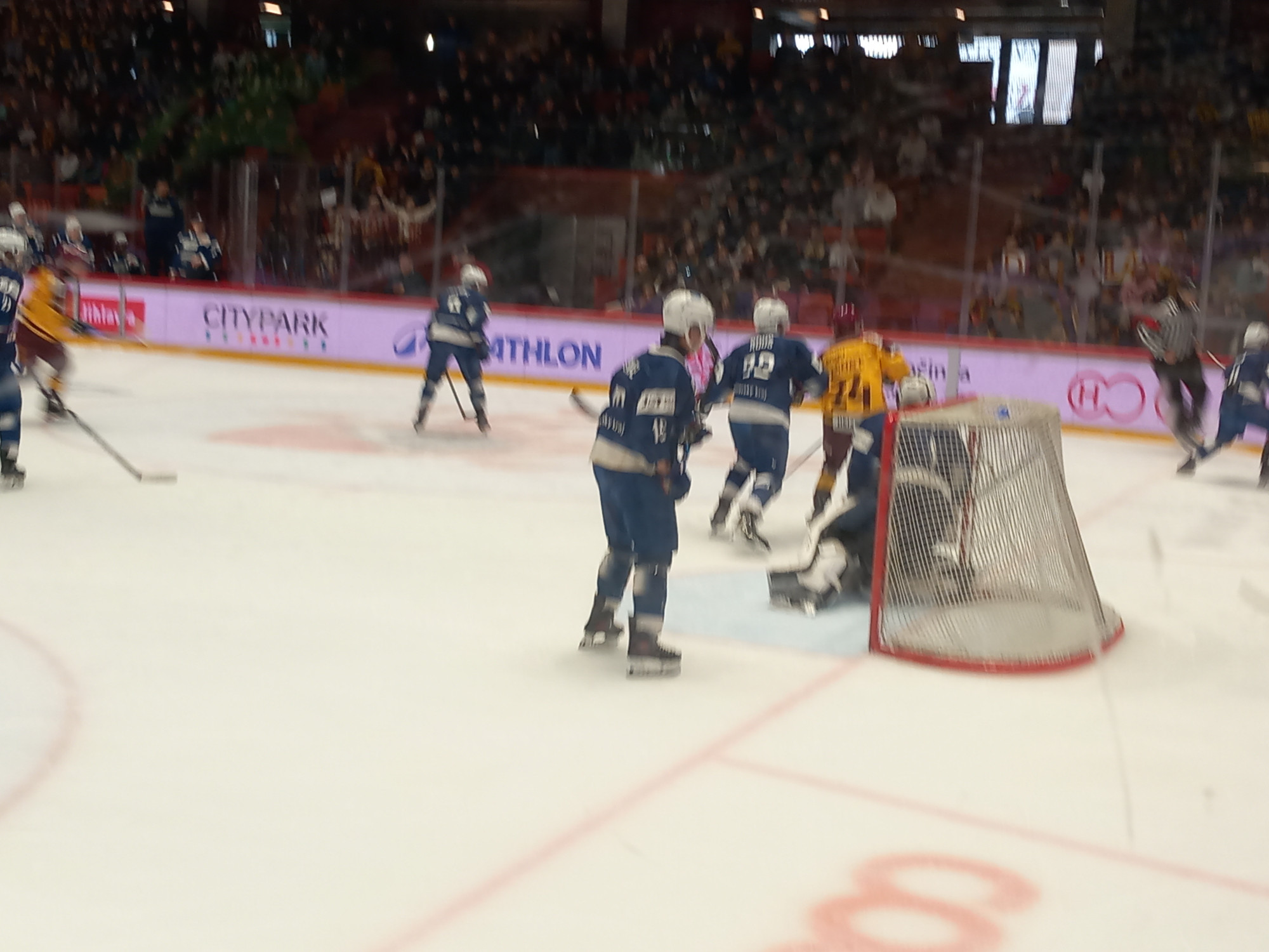 VIDEO: V Horácké aréně se děti snaží o rekord. Junioři Dukly vyzvali Kometu