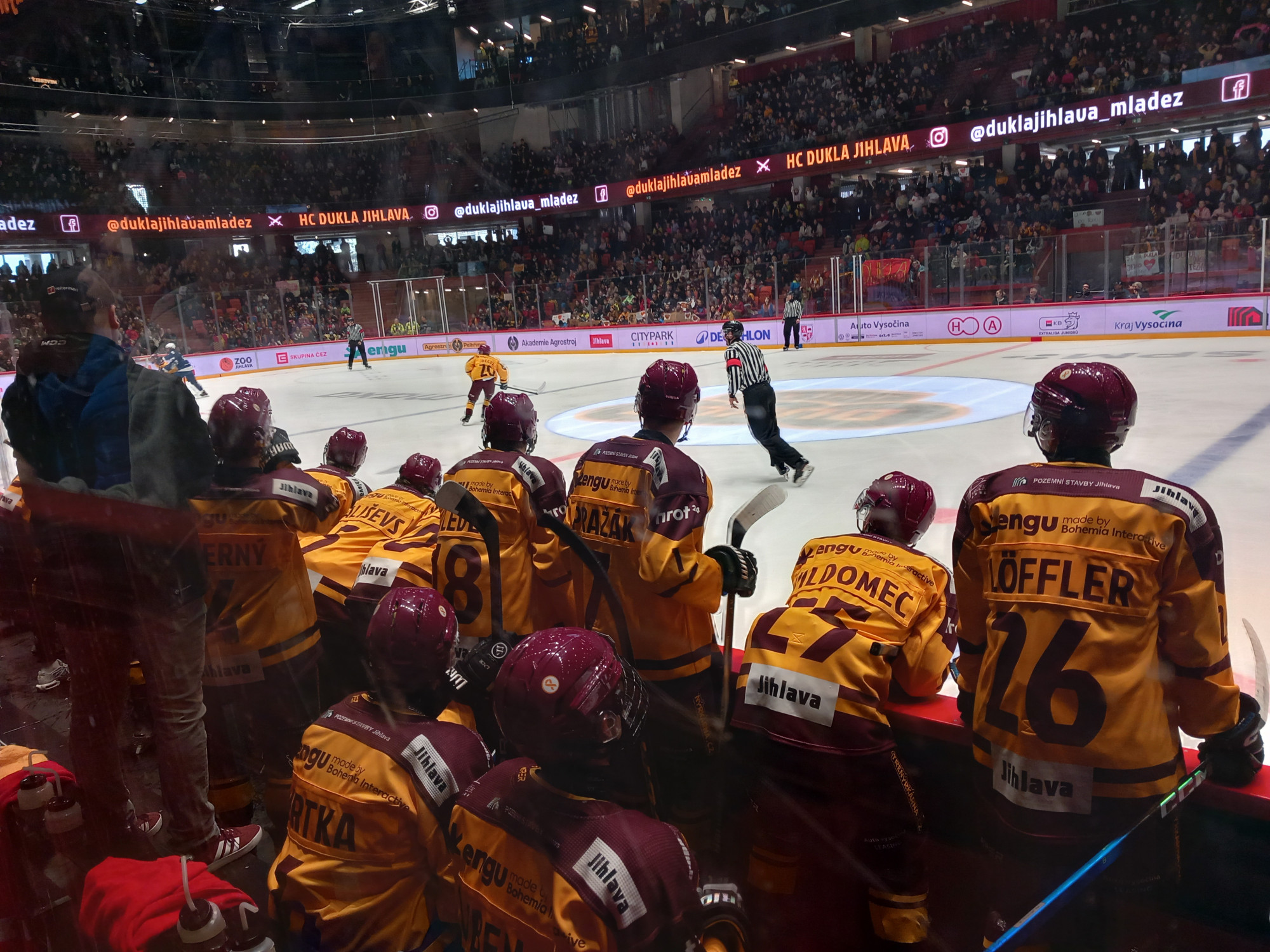 VIDEO: V Horácké aréně se děti snaží o rekord. Junioři Dukly vyzvali Kometu