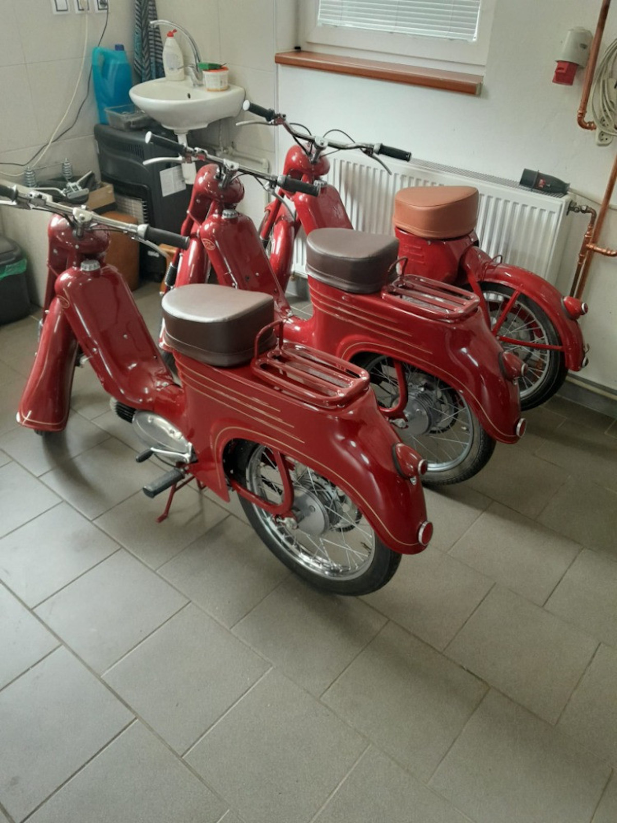 Policie dopadla zloděje vzácných Jaw, po motorkách za milion však stále pátrá