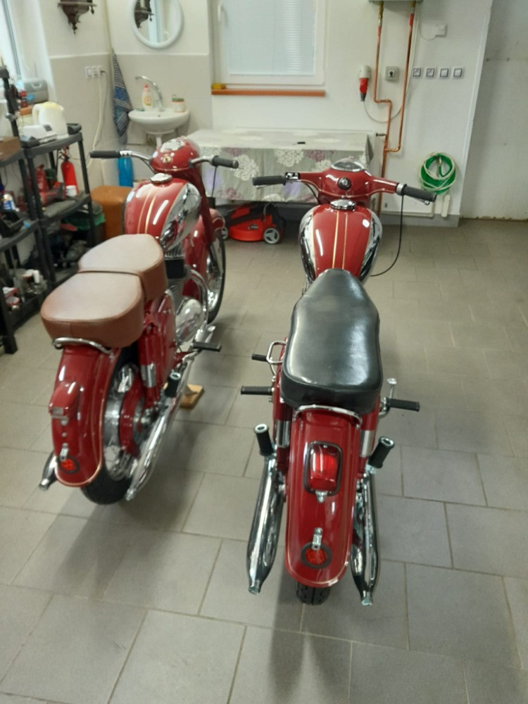 Policie dopadla zloděje vzácných Jaw, po motorkách za milion však stále pátrá