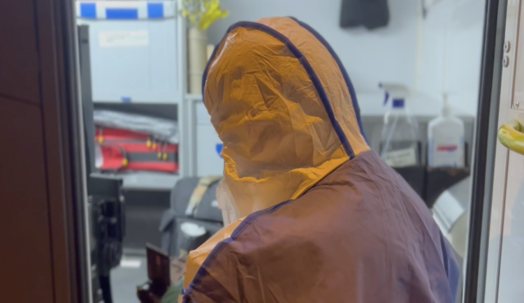 V Karlových Varech byla nalezena mrtvá žena, policie zadržela jednatřicetiletého muže