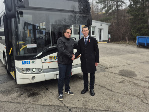 V Táboře dosloužil, v Moldavsku pomůže. Autobus z jihu Čech bude vozit děti v Călărași