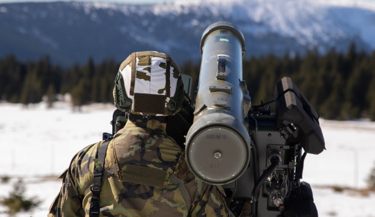 Vojáci tahali rakety přes krkonošské hřebeny. Technika zůstala dole