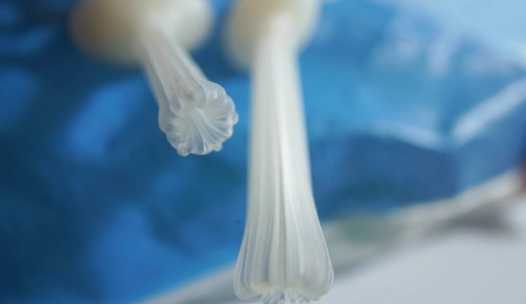 Český nápad, který dobývá svět: Revoluční vynález z Prahy 6 mění medicínu a zbavuje pacienty bolesti