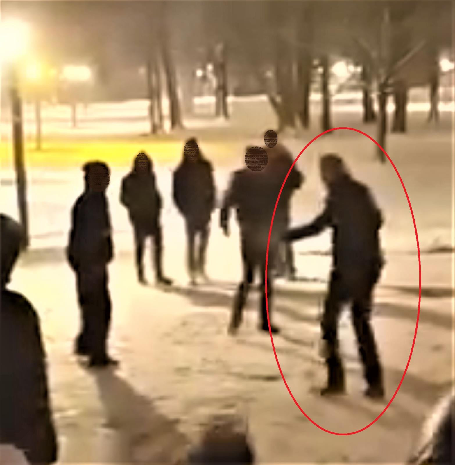 Rvačka před klubem K2. Kriminalisté hledají napadeného muže i svědky incidentu