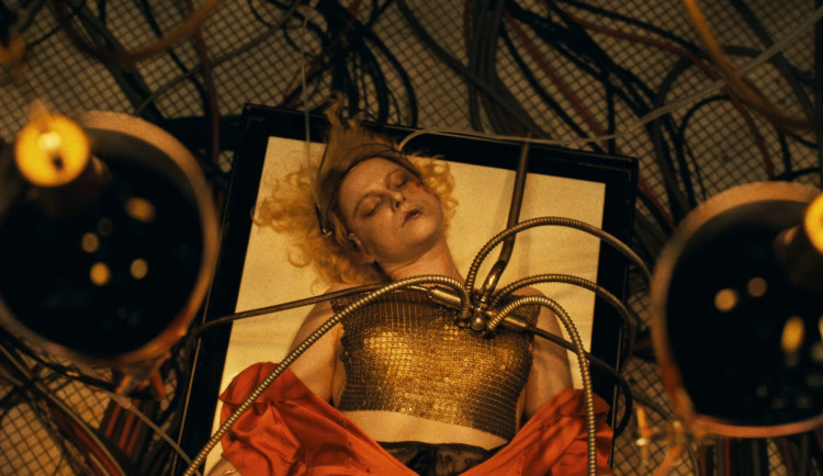 RECENZE: Nevěsta! je filmový ekvivalent neosoleného bramboru