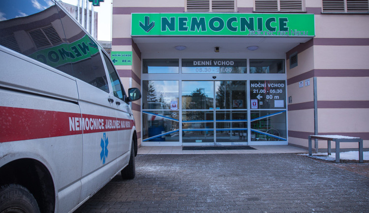 Soud nařídil znovu otevřít spor o odškodné za úmrtí novorozence v Jablonci