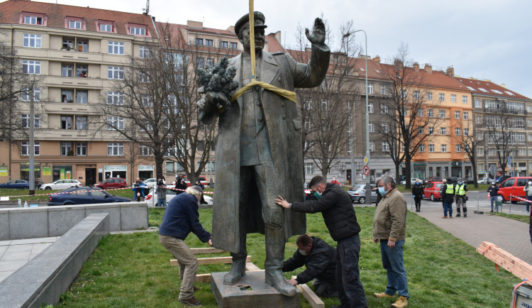 Sochu Koněva vystaví v muzeu, poslouží k informování o komunistické propagandě