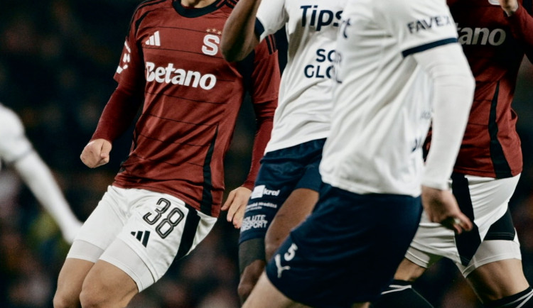 Fotbalisté Sparty porazili Slovácko 5:2 a ukončili sérii tří porážek