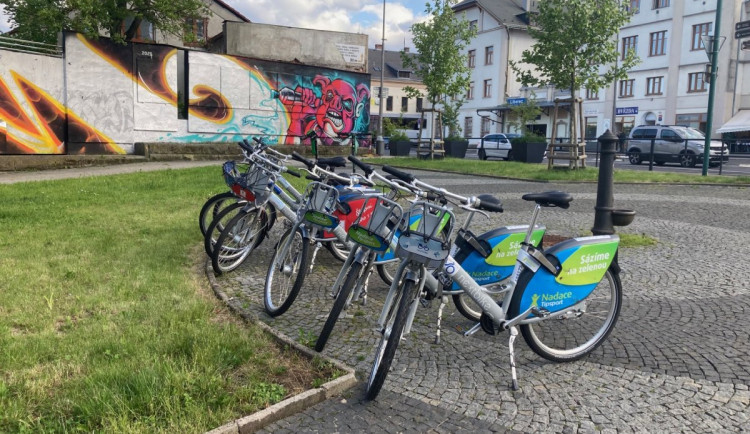 Sdílená kola budou v Liberci opět od dubna, půlhodina zdarma zůstává