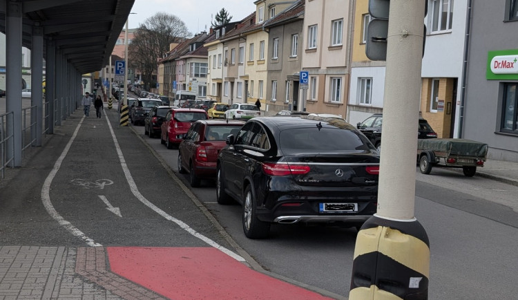 V Táboře upravují parkování. Přehlednější pravidla mají ulevit dopravě i rezidentům