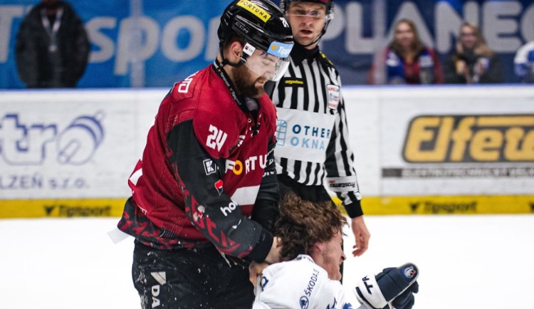 Sparta odvrátila konec sezony, na ledě Plzně vyhrála 1:4