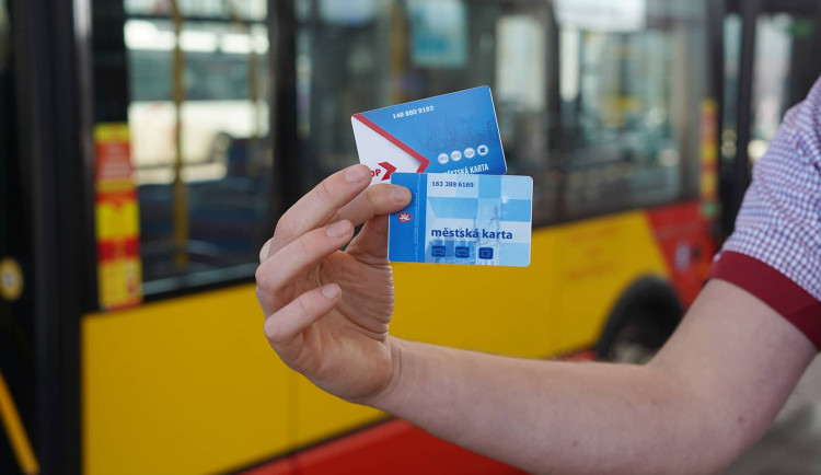 Lidé mají poslední den na registraci Městské karty. Od zítřka přestane fungovat