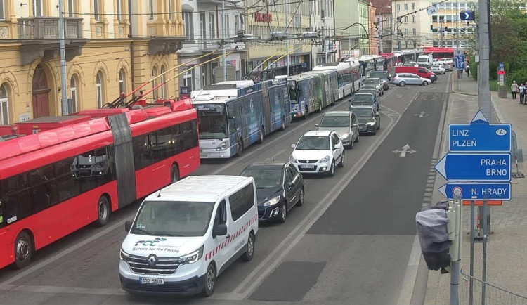 POLITICKÁ KORIDA: Doprava v Budějovicích pod tlakem. Co město brzdí a jak z toho ven?