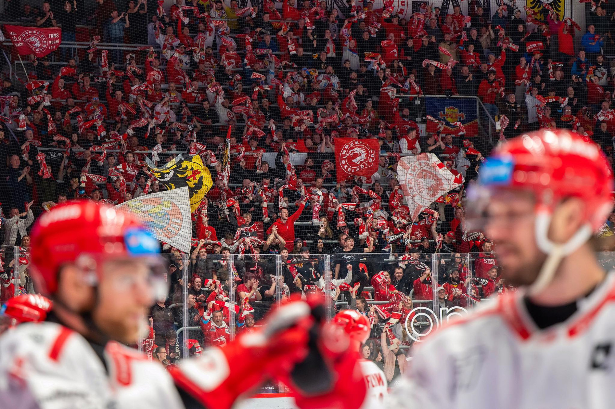Třinec využil dvě přesilovky a porazil na úvod semifinále Karlovy Vary 3:1