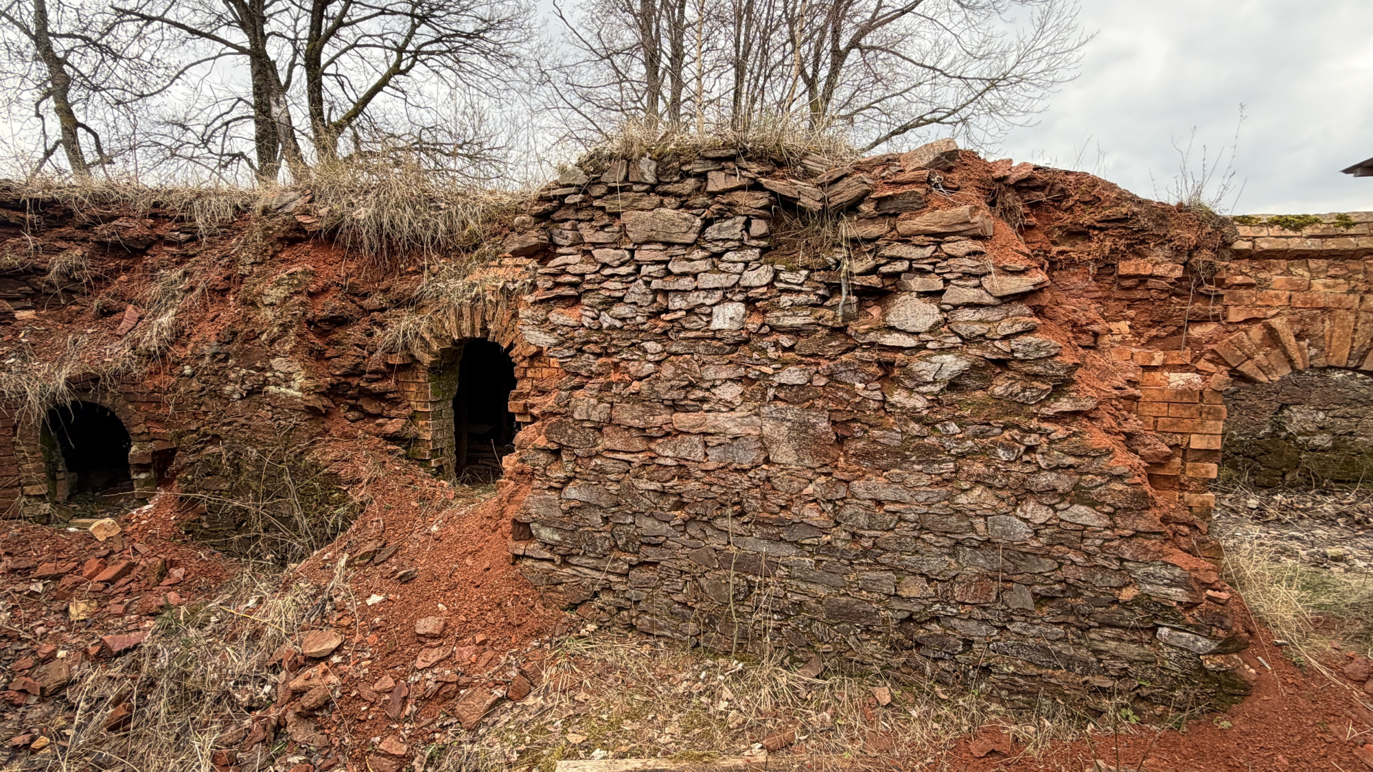 Zřícenina staré vápenky