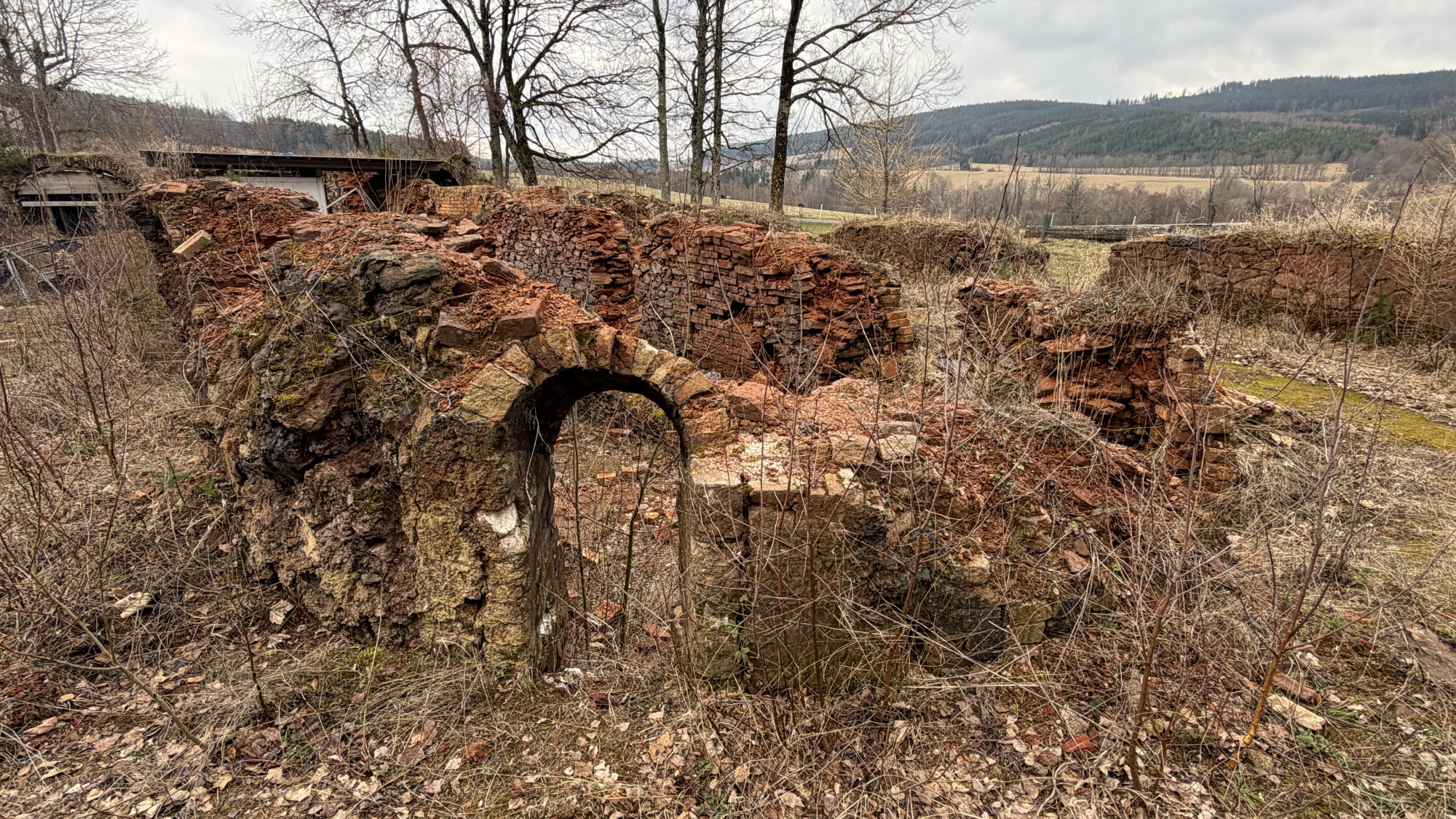 Zřícenina staré vápenky