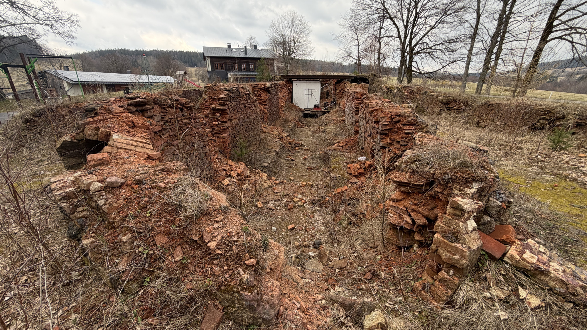 Zřícenina staré vápenky