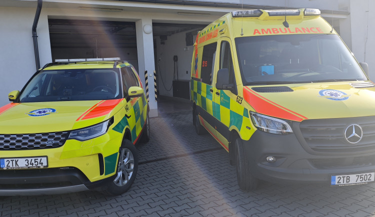 V Rýmařově srazilo chodce auto, u nehody zasahoval i vrtulník