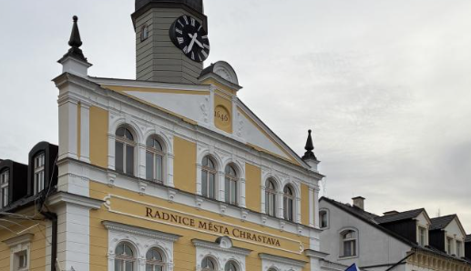 Aby bylo jasno. Chrastavská radnice ponese nově nápis: Radnice města Chrastava