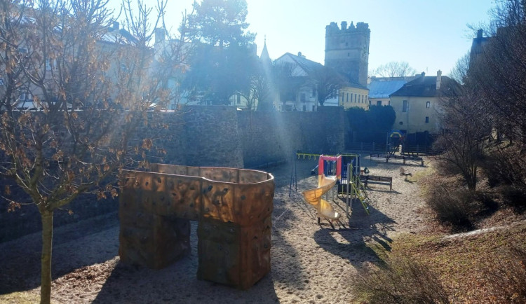 Zastupitelé Jihlavy řešili dětská hřiště. Nejvíce se promění to poblíž hradeb