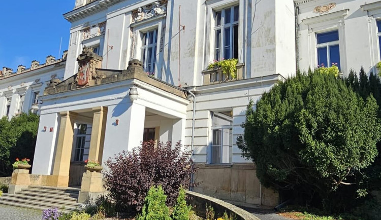 Agresivní napadení v bohnické nemocnici. Útočníkem má být raper Beránek