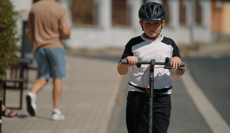 Markéta se Zebrou řeší elektrokoloběžky