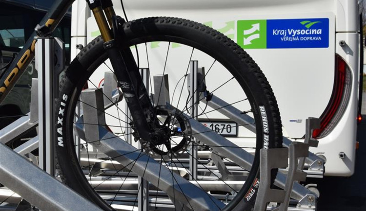 Víkend v sedle kola: Z Jihlavy jezdí co Telče speciální autobusy, vyjíždí i z Třebíče