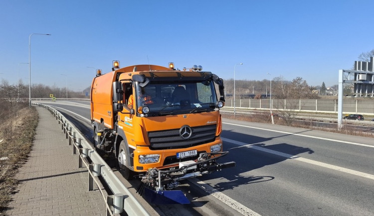 Městská firma zatím z ulic v Ostravě odstranila 587 tun špíny, méně než loni