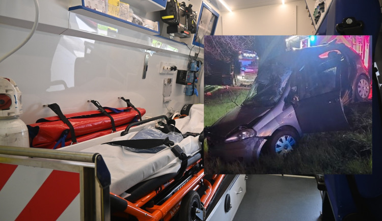 Řidič v noci havaroval, po nehodě letěl do nemocnice vrtulníkem