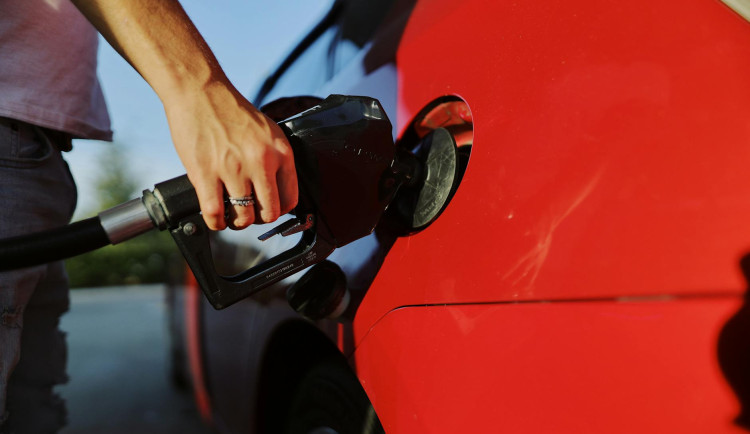 Nejhorší scénáře: Kam až může cena pohonných hmot vyšplhat?