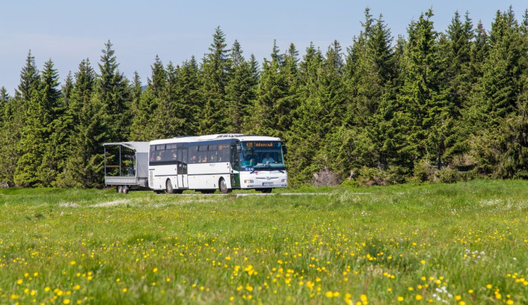 Turistické autobusy v Královéhradeckém kraji zahajují provoz