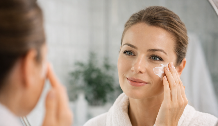 Elixír mládí, který podpoří i imunitu. Vitamín C pomáhá pleti víc, než si myslíte