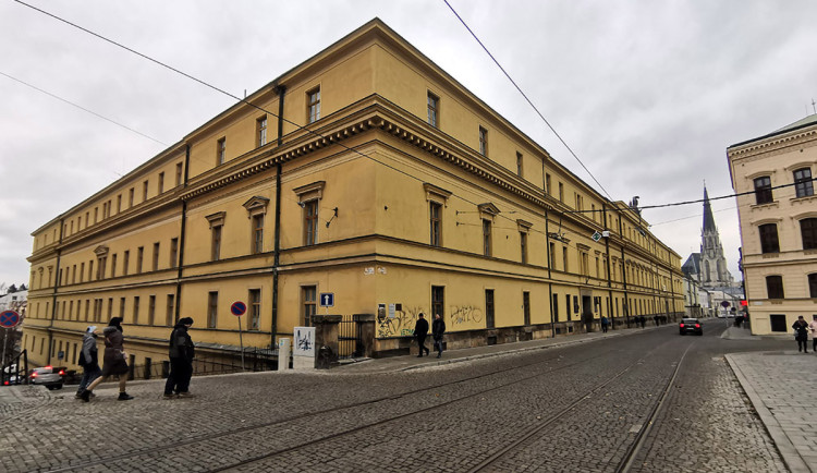 Hanácká kasárna ožijí i divadlem. Do rozlehlé stavby se přestěhuje Tramtarie