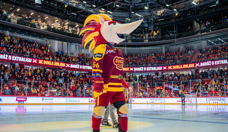 KOMENTÁŘ: Kapři si rybník sami nevypustí. Dukla zase zůstala v první lize